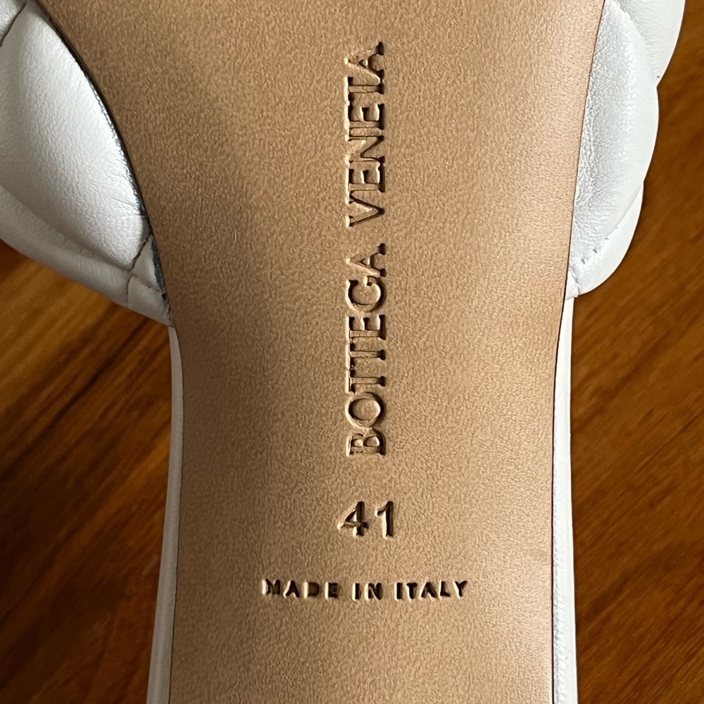Bottega Veneta Padded Slide Sandals, NEW - Picture 14 of 14